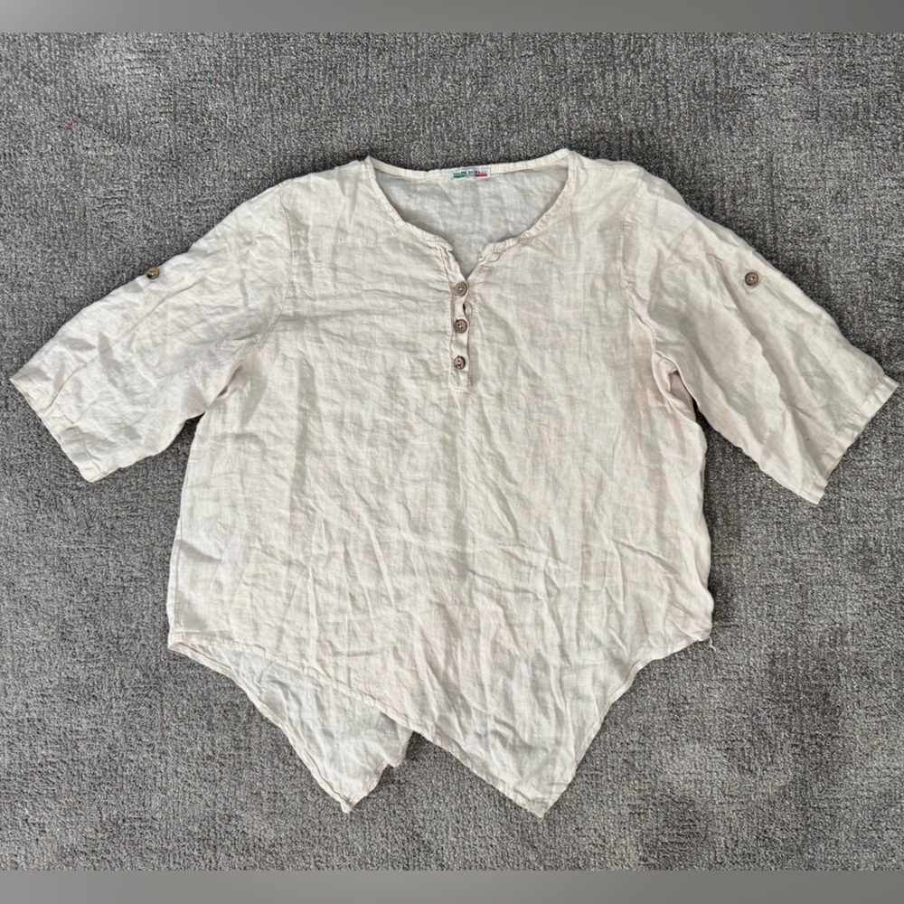 Italian Linen Flowy Top V-neck button Neckline Asymmetrical Hemline Size Large
